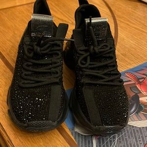 Black gem steve madden shoes
